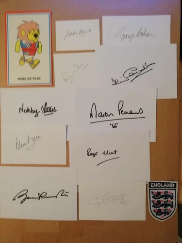 England 1966 World Cup Winning Team 10 Signed Cards